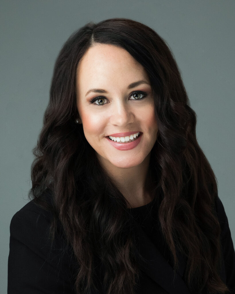 Headshot of Angela Lennon Omaha's collaborative divorce attorney